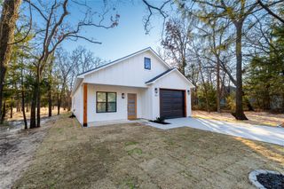 921 Hillburn Drive, West Tawakoni, TX 75474