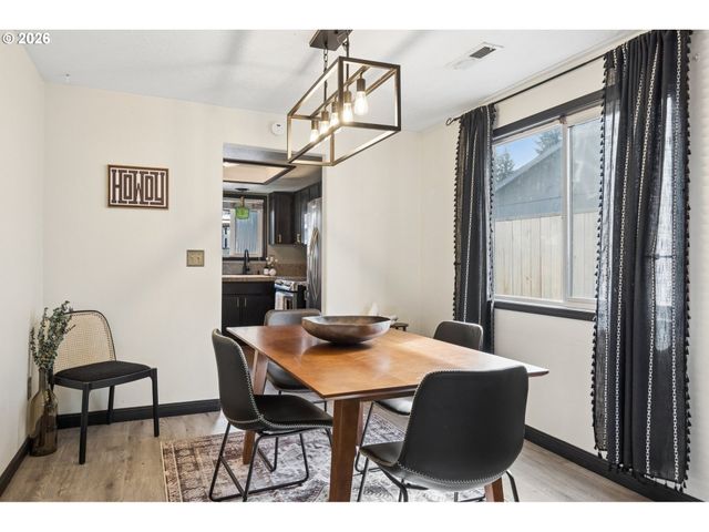 6408 Se LOIS St, Hillsboro, OR 97003