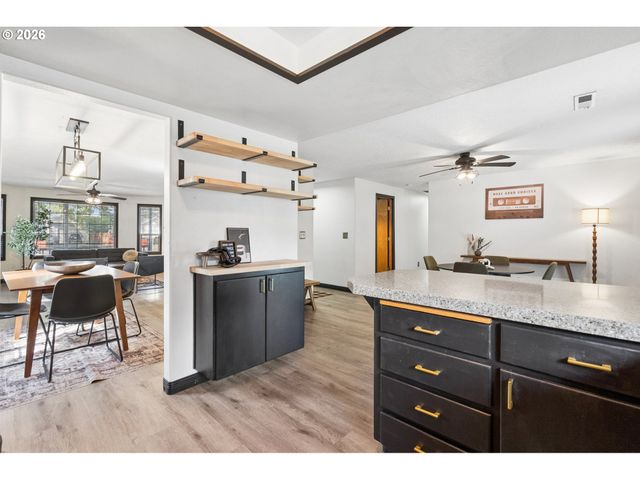 6408 Se LOIS St, Hillsboro, OR 97003