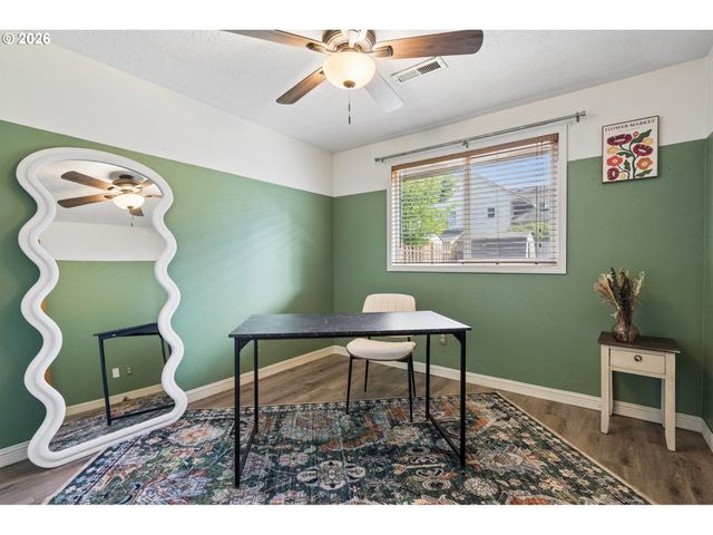 6408 Se LOIS St, Hillsboro, OR 97003