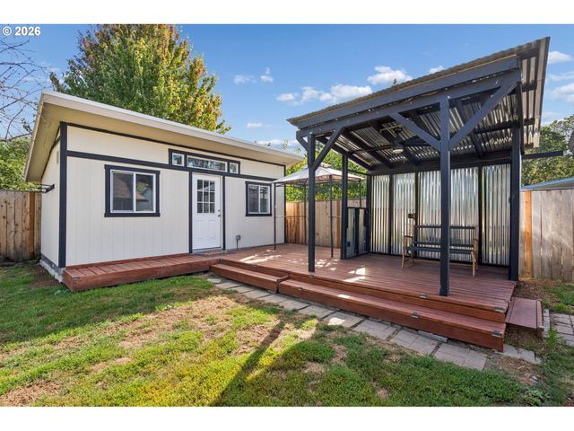 6408 Se LOIS St, Hillsboro, OR 97003