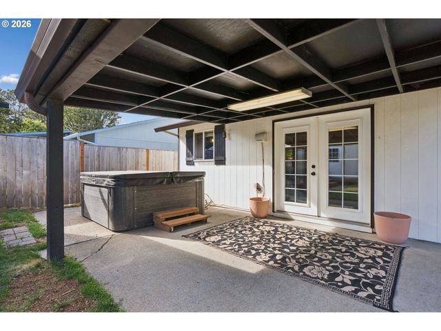 6408 Se LOIS St, Hillsboro, OR 97003