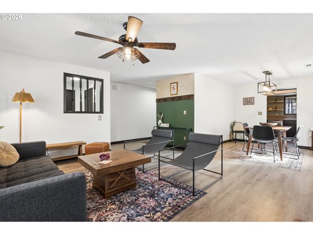 6408 Se LOIS St, Hillsboro, OR 97003