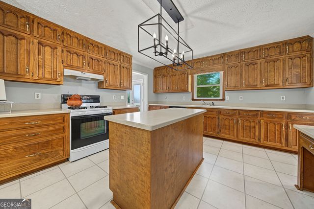 330 Laurelwood Drive, Tyrone, GA 30290
