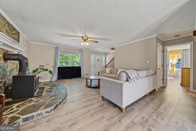 330 Laurelwood Drive, Tyrone, GA 30290