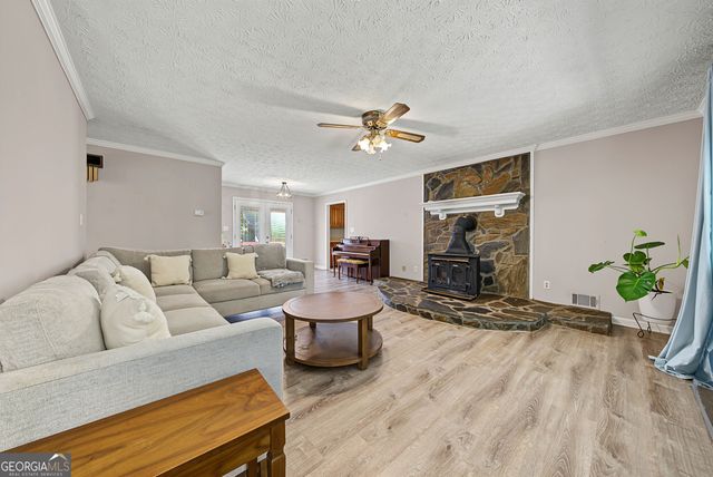 330 Laurelwood Drive, Tyrone, GA 30290
