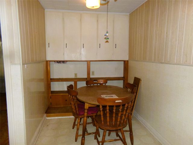 604 S Mechanic Street, Weimar, TX 78962