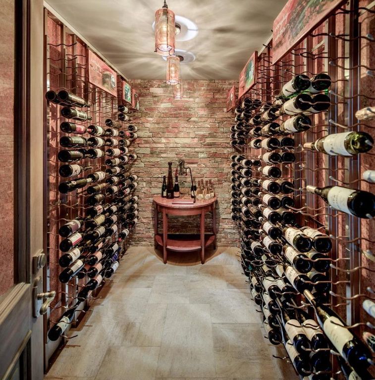 Image 17 of property listing at 22480 Mount Eden Road, Saratoga, CA 95070