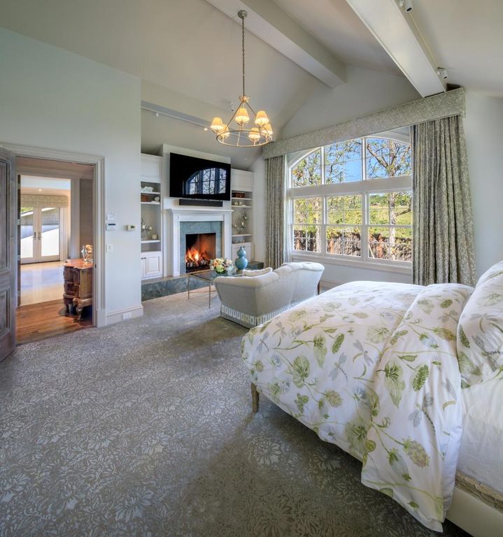 Image 9 of property listing at 22480 Mount Eden Road, Saratoga, CA 95070