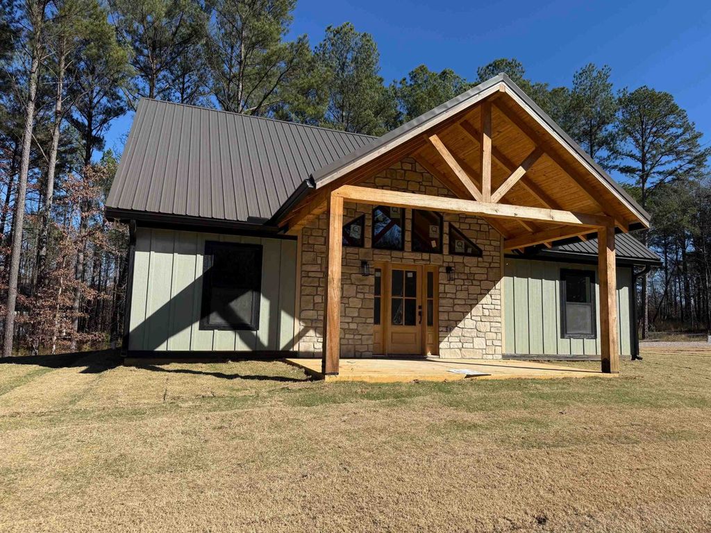 20 DOODLE CV, Counce, TN 38326