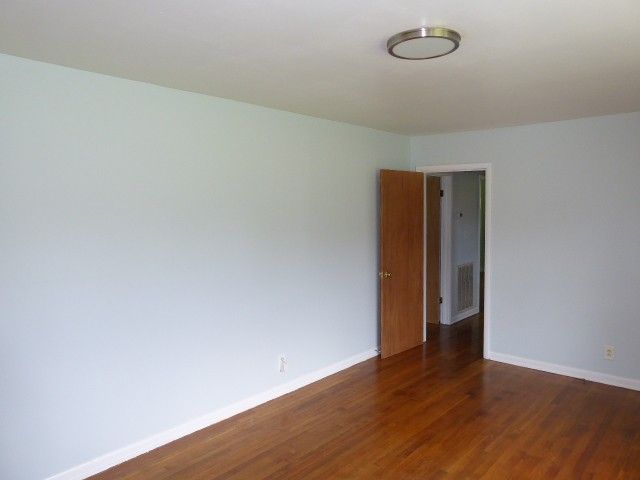 214 Wilowen Dr, Nashville, TN 37210