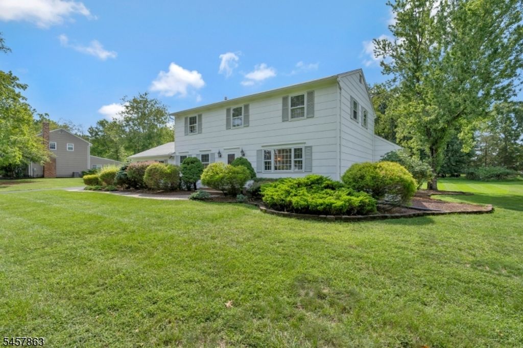 258 Dutch Farm Rd, Bridgewater Twp., NJ 08807 — photo 2