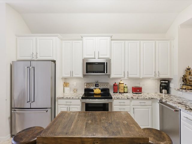 3075 WILLOW GROVE Boulevard 402, Mckinney, TX 75070