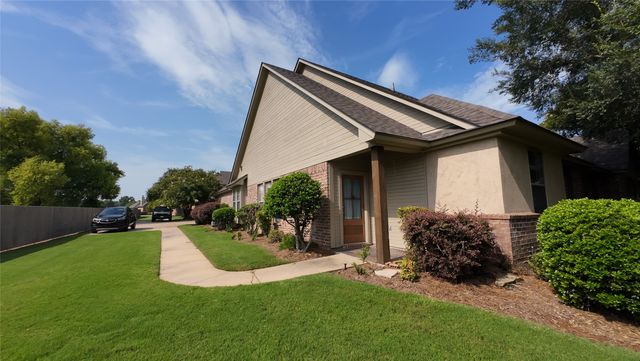 2050 Stockwell Road 4, Bossier City, LA 71111