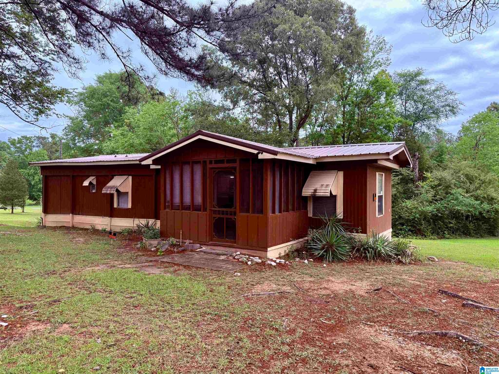 806 PINE GROVE ROAD, Sylacauga, AL 35150