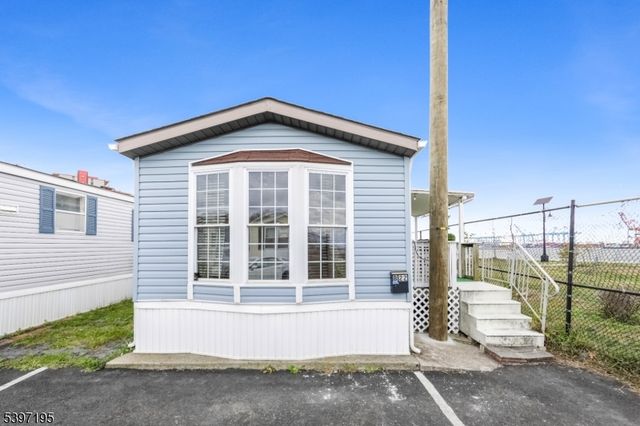 190 West 24th Street B22, Bayonne City, NJ 07002