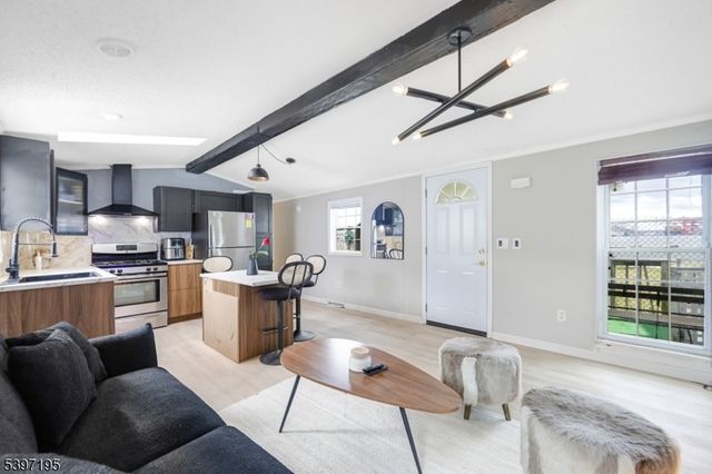 190 West 24th Street B22, Bayonne City, NJ 07002