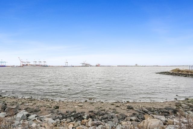 190 West 24th Street B22, Bayonne City, NJ 07002