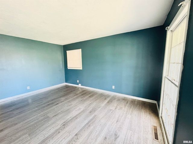 111 N TOWER Road, Carbondale, IL 62901