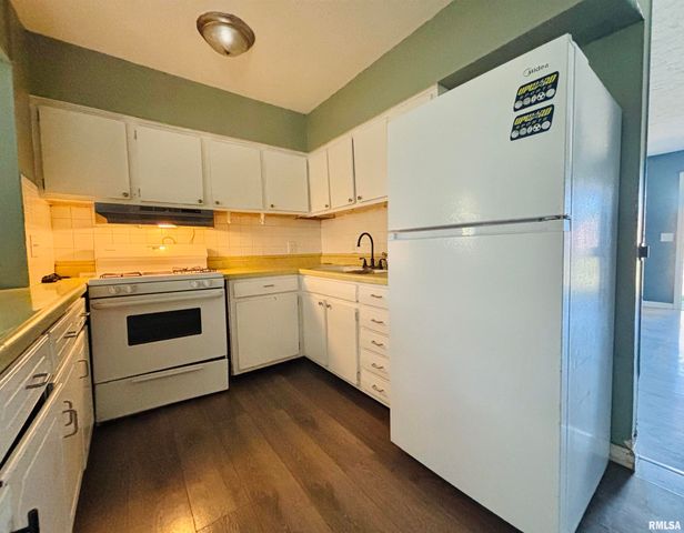 111 N TOWER Road, Carbondale, IL 62901