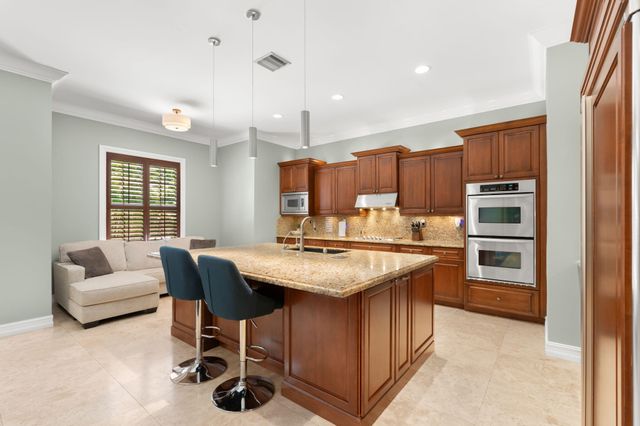 633 NE 20th Street, Wilton Manors, FL 33305