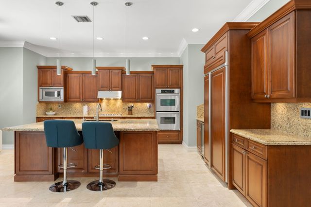 633 NE 20th Street, Wilton Manors, FL 33305