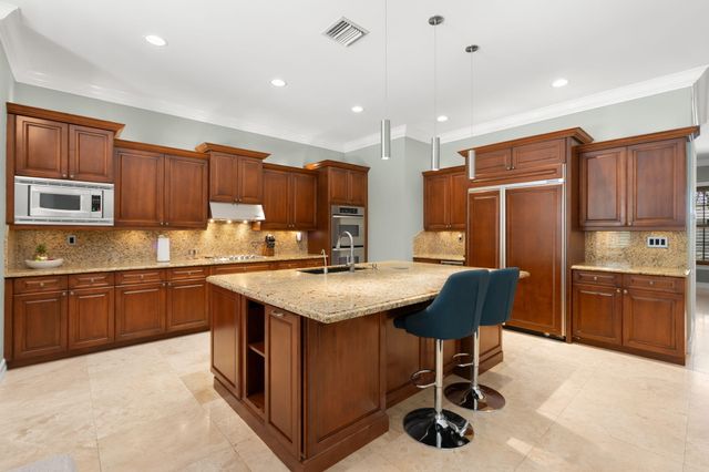 633 NE 20th Street, Wilton Manors, FL 33305