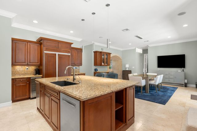 633 NE 20th Street, Wilton Manors, FL 33305
