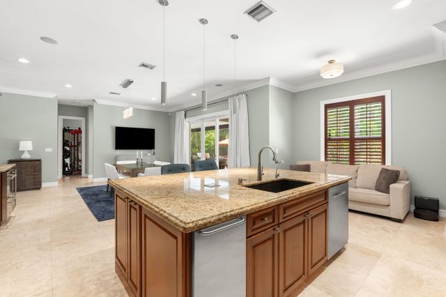 633 NE 20th Street, Wilton Manors, FL 33305