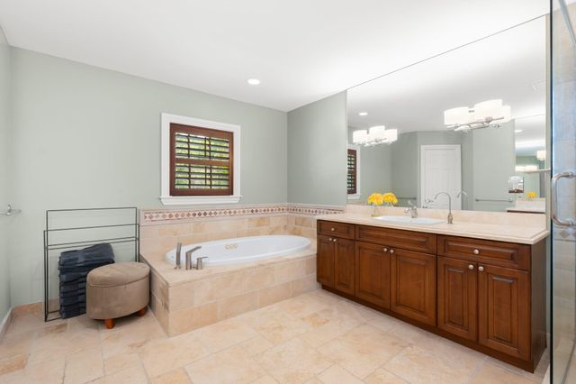 633 NE 20th Street, Wilton Manors, FL 33305