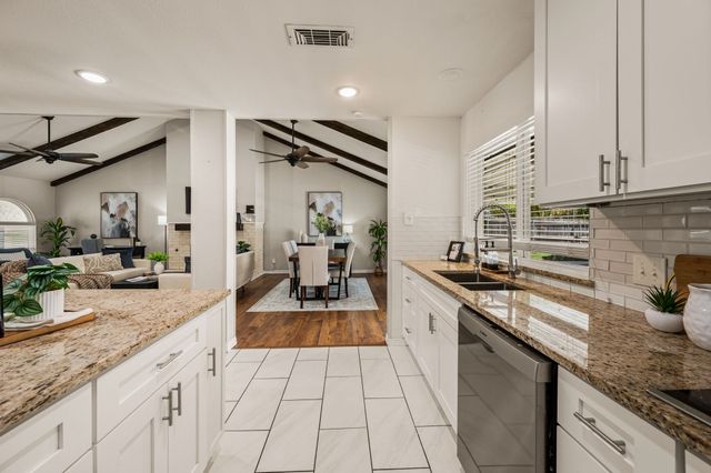 633 Lewis Drive, Hurst, TX 76054
