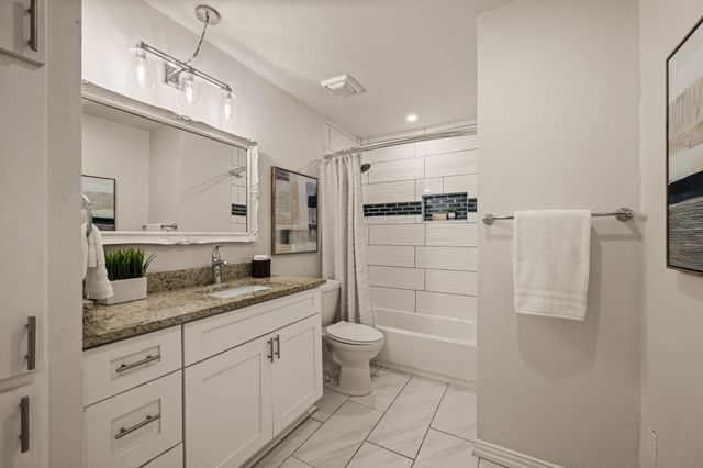 633 Lewis Drive, Hurst, TX 76054