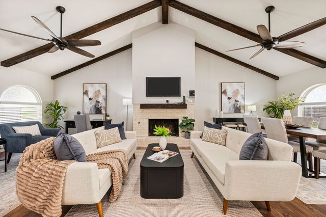 633 Lewis Drive, Hurst, TX 76054