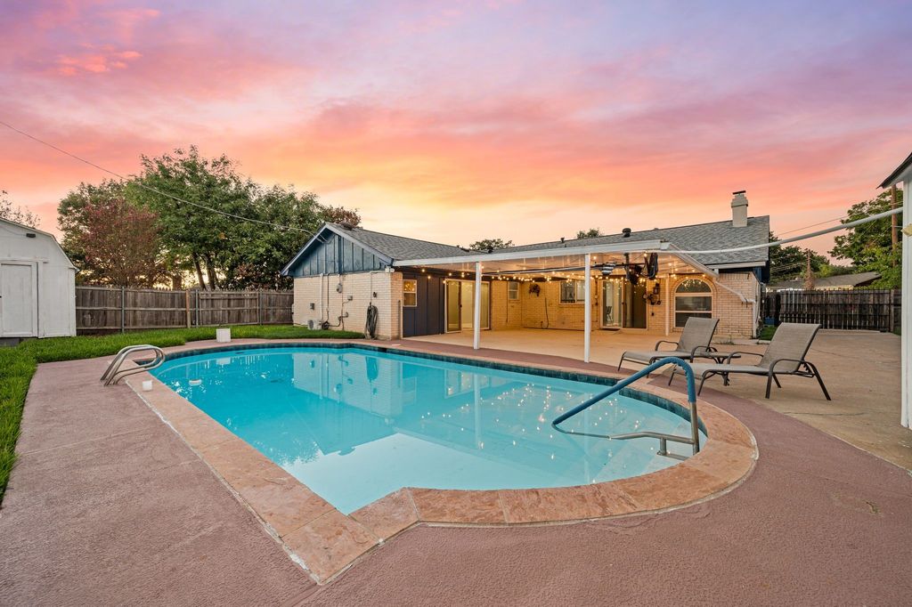 633 Lewis Drive, Hurst, TX 76054 — photo 2