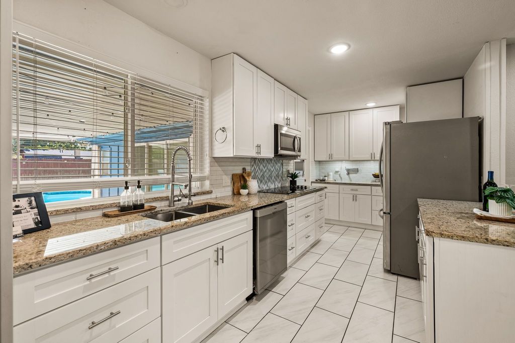 633 Lewis Drive, Hurst, TX 76054 — photo 4
