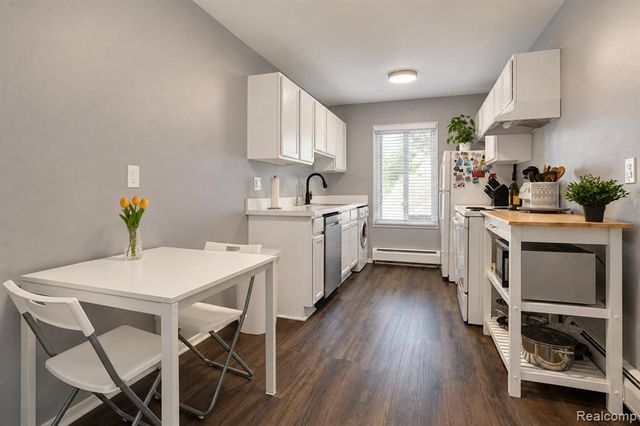4009 Benjamin Avenue, Royal Oak, MI 48073