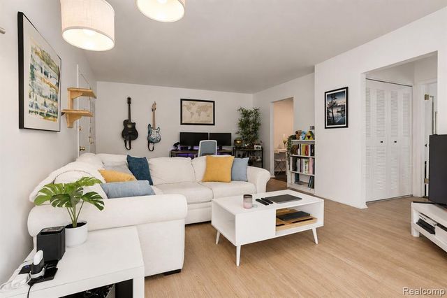 4009 Benjamin Avenue, Royal Oak, MI 48073