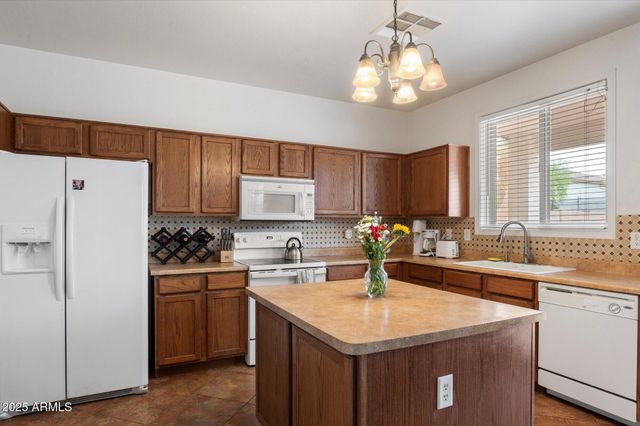 18222 W LUNDBERG Street, Surprise, AZ 85388