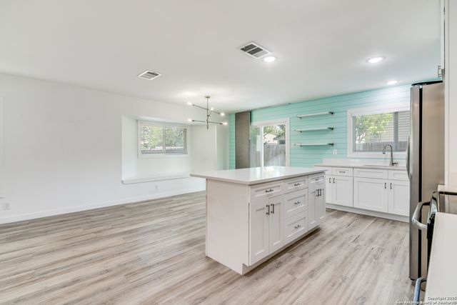 9311 Bendell, San Antonio, TX 78250