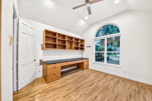 407 Lakeside Boulevard, Sugar Land, TX 77478