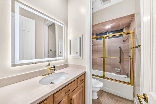 407 Lakeside Boulevard, Sugar Land, TX 77478