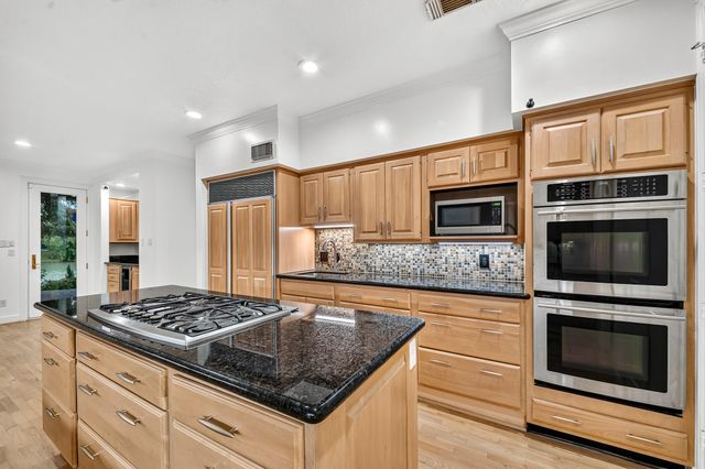 407 Lakeside Boulevard, Sugar Land, TX 77478