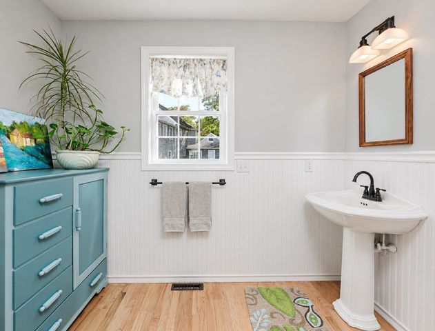 30 Arthur's Pl, Bridgewater, MA 02324