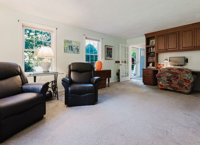 30 Arthur's Pl, Bridgewater, MA 02324
