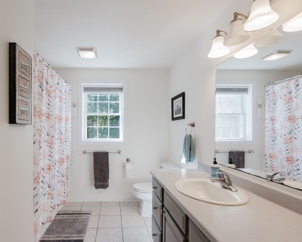 30 Arthur's Pl, Bridgewater, MA 02324