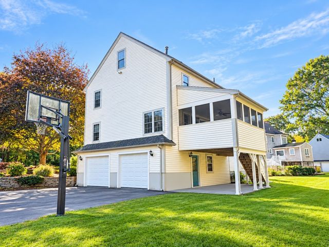 30 Arthur's Pl, Bridgewater, MA 02324