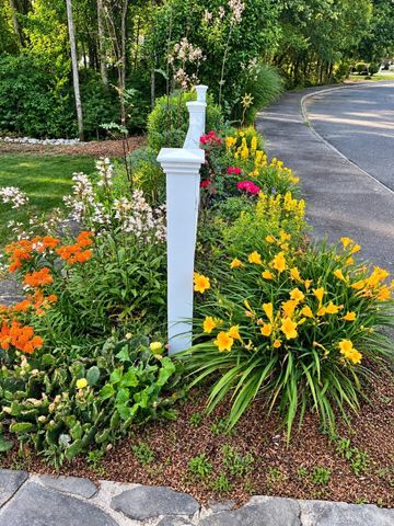 30 Arthur's Pl, Bridgewater, MA 02324