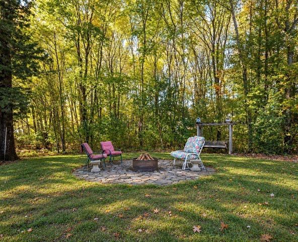 30 Arthur's Pl, Bridgewater, MA 02324