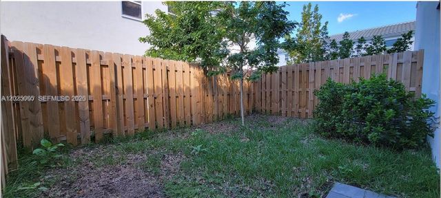 2683 SE 12th St, Homestead, FL 33035