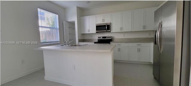2683 SE 12th St, Homestead, FL 33035